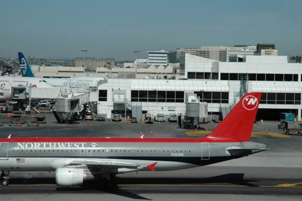 Los Angeles International Airport (LAX) (7/5/2011)
