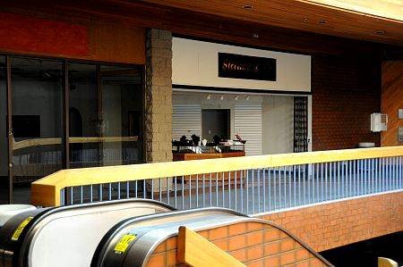 Redlands Mall - CLOSED (10/4/2012 - Credits: Geoff Juckes)