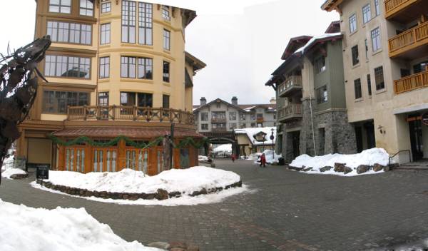 The Village at Palisades Tahoe (2/3/2009)