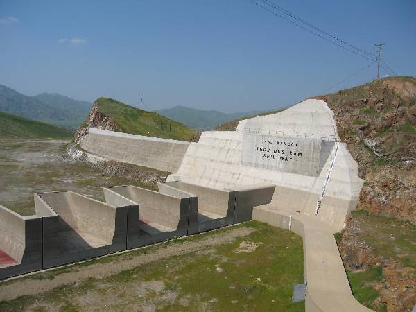 Fuse Gates of Terminus Dam - CLOSED (3/5/2008 - Credits: L Feldstein)