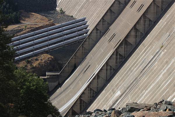 Shasta Dam (10/30/2015 - Credits: Jill Naumann)