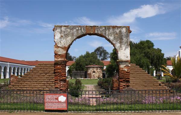 Mission San Luis Rey de Francia (3/28/2013 - Credits: By Bernard Gagnon (Own work) [GFDL (http://www.gnu.org/copyleft/fdl.html) or CC BY-SA 3.0 (http://creativecommons.org/licenses/by-sa/3.0)], via Wikimedia Commons)