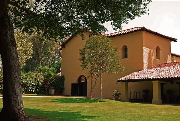 Mission San Fernando Rey de Espana (6/14/2012 - Credits: By Kayno919 (Own work) [CC BY-SA 3.0 (http://creativecommons.org/licenses/by-sa/3.0)], via Wikimedia Commons)