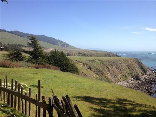 Sandy Cove Beach @ Fort Ross State Historic Park (SHP) (3/24/2013 - Credits: By Babbage (Own work) [CC BY-SA 3.0 (http://creativecommons.org/licenses/by-sa/3.0)], via Wikimedia Commons)
