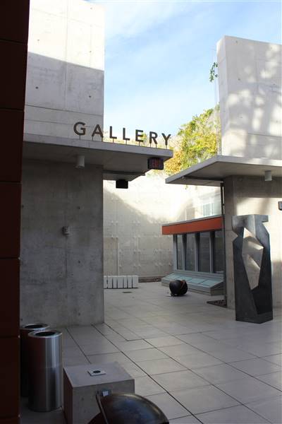 San Diego Central Public Library (12/13/2014 - Credits: By Nehrams2020 (Own work) [CC BY-SA 3.0 (http://creativecommons.org/licenses/by-sa/3.0)], via Wikimedia Commons)