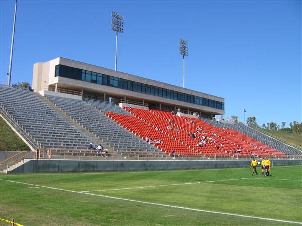 California State University, Fullerton (8/26/2007 - Credits: By Greenstrat at English Wikipedia (Transferred from en.wikipedia to Commons.) [Public domain], via Wikimedia Commons)