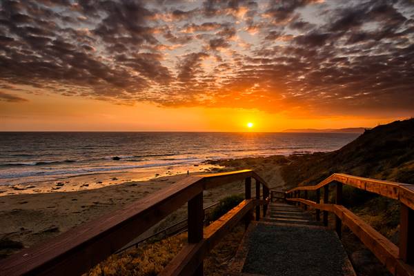 Morro Strand State Beach (SB) (5/8/2013 - Credits: "Journey into the Sun" by Howard Ignatius (CC BY-NC -ND 2.0)[https://creativecommons.org/licenses/by-nc-nd/2.0/legalcode]https://www.flickr.com/photos/howardignatius/)