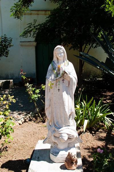 San Juan Bautista State Historic Park (SHP) (8/1/2009 - Credits: "Mission San Juan Baustista Garden" By Anna Fox (CC BY 2.0)[https://creativecommons.org/licenses/by/2.0/legalcode]https://www.flickr.com/photos/harshlight/)