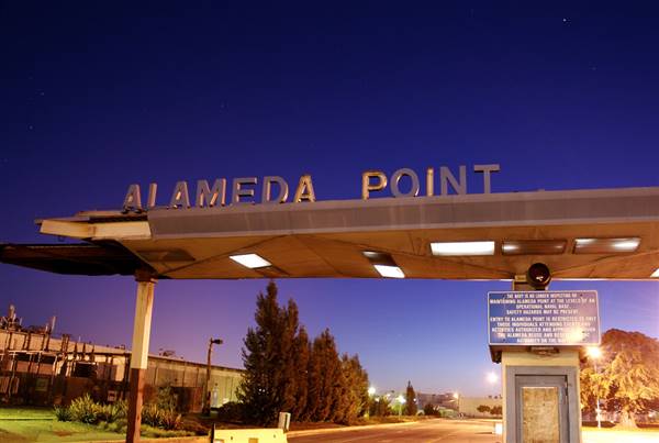 Alameda Point & Seaplane Lagoon - BRAC (9/4/2006 - Credits: "Point_gate" by Flickr User: pfeyh (CC BY-NC-ND 2.0)[https://creativecommons.org/licenses/by-nc-nd/2.0/legalcode]https://www.flickr.com/photos/pfeyh/)