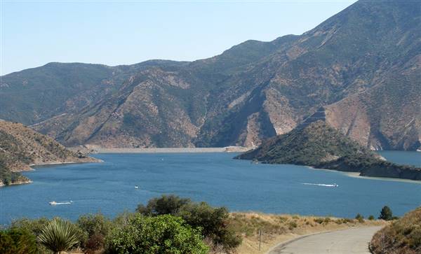 Pyramid Lake (5/31/2009 - Credits: "Pyramid Lake" by Jennifer Rogers (CC BY-NC 2.0)[https://creativecommons.org/licenses/by-nc-nd/2.0/legalcode]https://www.flickr.com/photos/spookytreasures/)
