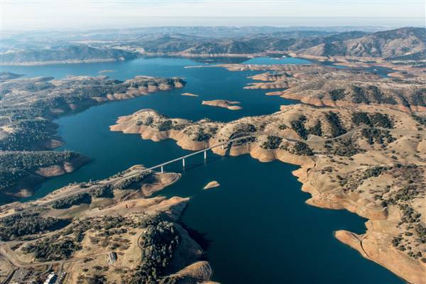 New Melones Reservoir and Stevnot Bridge (5/13/2014 - Credits: Photo by: California Department of Water Resources)