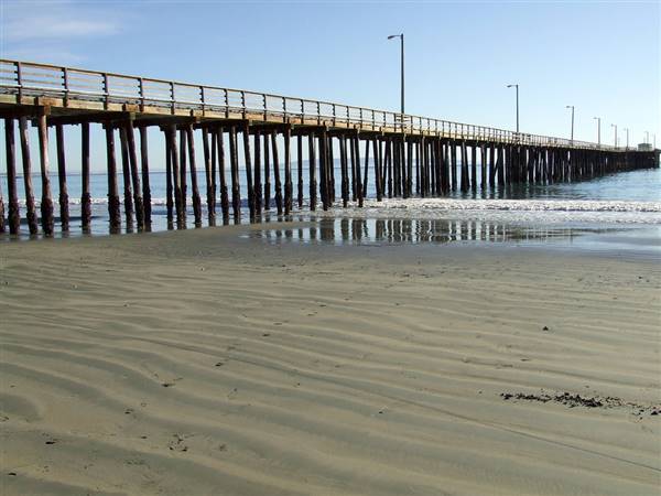 Avila Beach (12/3/2006 - Credits: "Pier @ Avila Beach, California" by Tim Parkinson (CC BY 2.0)[https://creativecommons.org/licenses/by/2.0/legalcode]https://www.flickr.com/photos/timparkinson/)