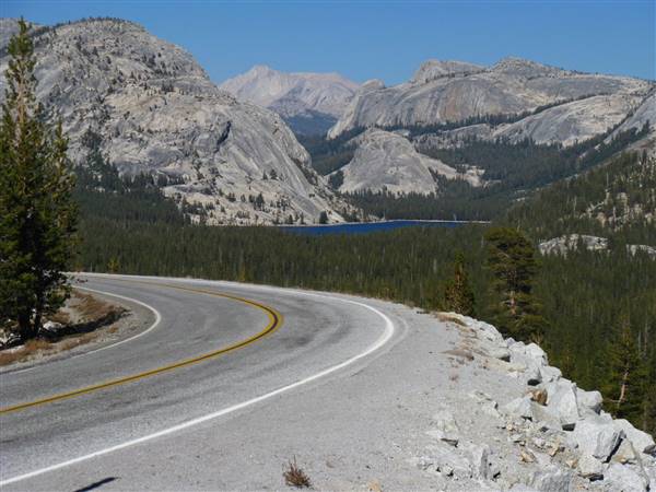 Tioga Pass Road - Highway 120 (9/21/2010 - Credits: "Tioga Pass Road" by Flickr User: Jasperdo (CC BY-NC-ND 2.0)[https://creativecommons.org/licenses/by-nc-nd/2.0/legalcode]https://www.flickr.com/photos/mytravelphotos/)