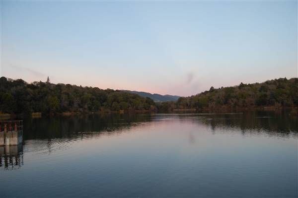 Lake Ralphine (2/10/2008 - Credits: "Lake Ralphine 048" by Ren Norman (CC BY-NC-ND 2.0)[https://creativecommons.org/licenses/by-nc-nd/2.0/legalcode]https://www.flickr.com/photos/ren_norman/)