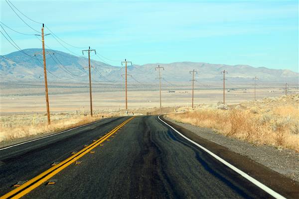 Highway 138 (11/24/2011 - Credits: "Highway 138" by Tiberiu Ana (CC BY 2.0)[https://creativecommons.org/licenses/by/2.0/legalcode]https://www.flickr.com/photos/txberiu/)