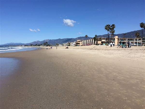 Carpinteria State Beach (SB) (4/8/2015 - Credits: "Carpinteria State Beach" by Konrad Hadener (CC BY 2.0)[https://creativecommons.org/licenses/by/2.0/legalcode]https://www.flickr.com/photos/haedener/)