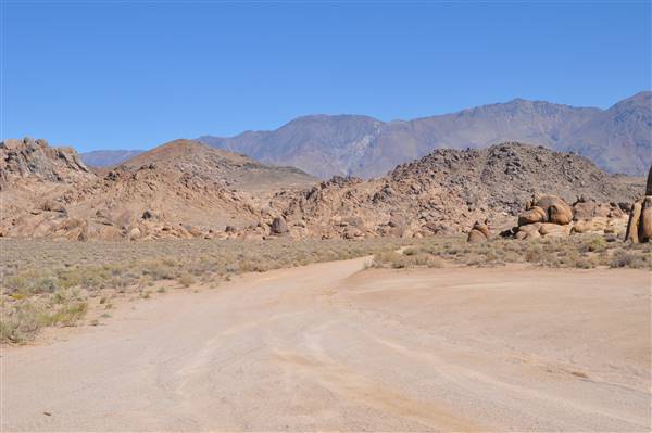 Alabama Hills - Bureau of Land Management / BLM - Bishop Field Office (11/15/2016 - Credits: Photo courtesy of Robin Citrin)