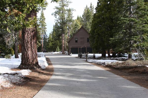 Ed Z'berg Sugar Pine Point State Park (SP) / Hellman-Ehrman Mansion (4/18/2017 - Credits: Beverly Lewis)