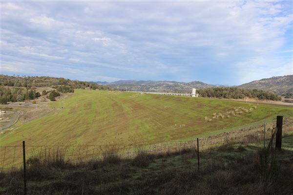 Coyote Valley Dam / Lake Mendocino - Coyote Valley Dam (11/30/2017 - Credits: Kellen Lim)