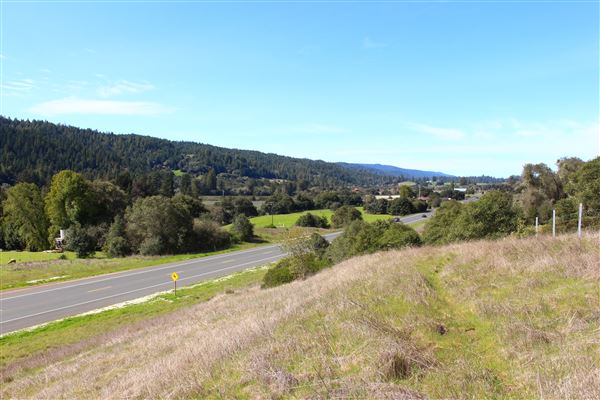 Highway 128 - Anderson Valley corridor - Highway 128 - North of Boonville (3/10/2017 - Credits: Kellen Lim)
