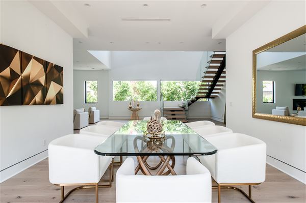Dream Villa (11/1/2018 - Credits: Living The Dream)