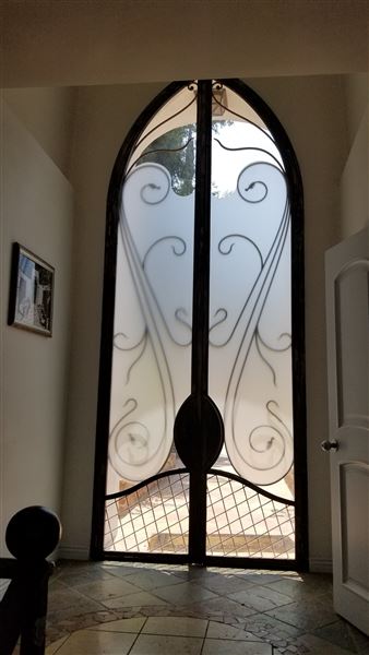 Woodland Hills Architectural Gem (7/16/2021 - Credits: Lisa Saum-Manning)