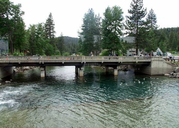 Fanny Bridge/Tahoe Dam (12/31/2003)