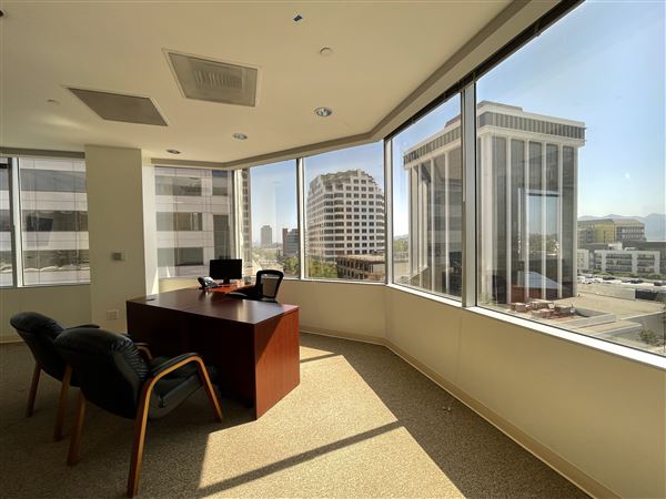 Glendale Office Building (6/9/2022 - Credits: Margarita Reyes)
