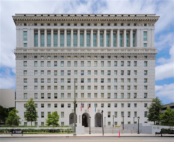 Hall of Justice (5/28/2017 - Credits: https://upload.wikimedia.org/wikipedia/commons/thumb/2/22/Los_Angeles_Hall_of_Justice_dllu.jpg/1920px-Los_Angeles_Hall_of_Justice_dllu.jpg)