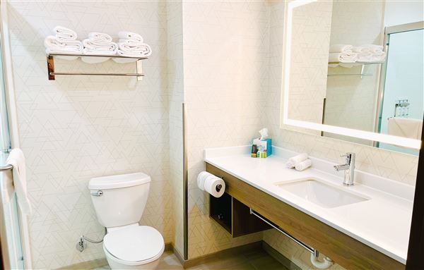 Holiday Inn Express & Suites Frazier Park (3/28/2023 - Credits: Holiday Inn Express)