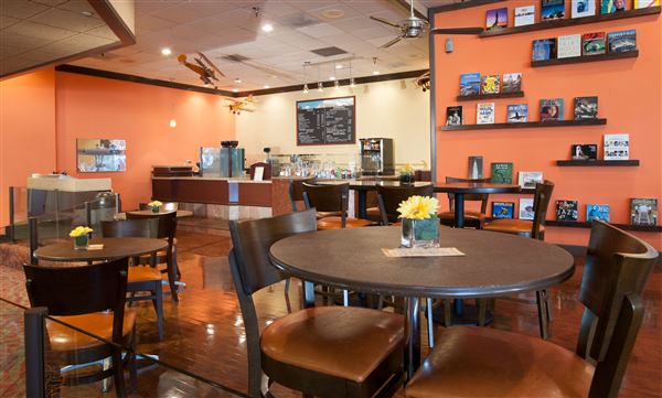 Airtel Plaza Hotel and Conference Center - Clipper Cafe (11/19/2012 - Credits: Jennifer Pochedly)