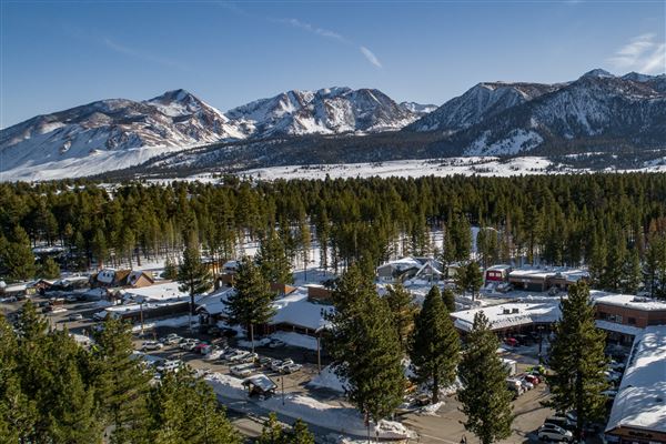 Cinnamon Bear Inn - Mammoth Lakes (12/21/2021 - Credits: Cinnamon Bear Inn)
