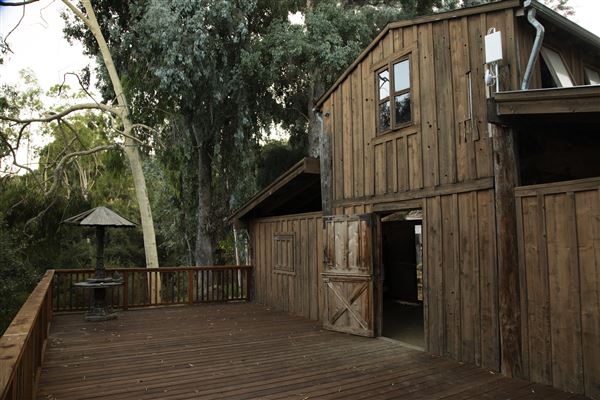 Elsewhere Topanga - THE BARN (1/24/2020 - Credits: Margaret Mentaberry)