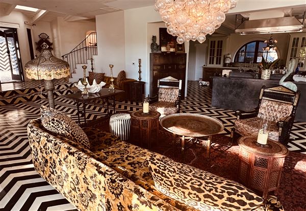 Elsewhere Topanga - THE BLACK VILLA (1/24/2020 - Credits: Margaret Mentaberry)