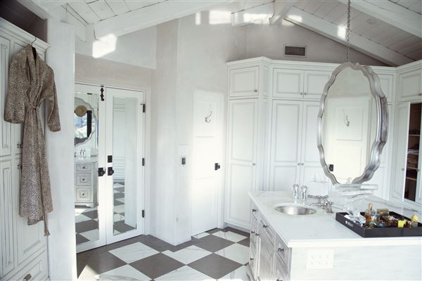 Elsewhere Topanga - THE BLACK VILLA (1/24/2020 - Credits: Margaret Mentaberry)