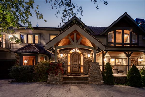Spectacular Equestrian Ranch Style Estate (2/14/2024 - Credits: David Schneider)