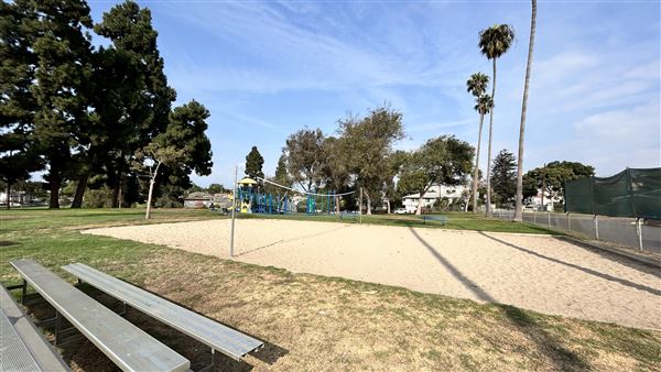 Edward Vincent Park - Volleyball (10/17/2024 - Credits: Brandy Davis)