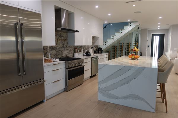 Modern Valley Home with Pool and Spacious Backyard (2/15/2025 - Credits: submitted by: Nicole  Bouzaglo)