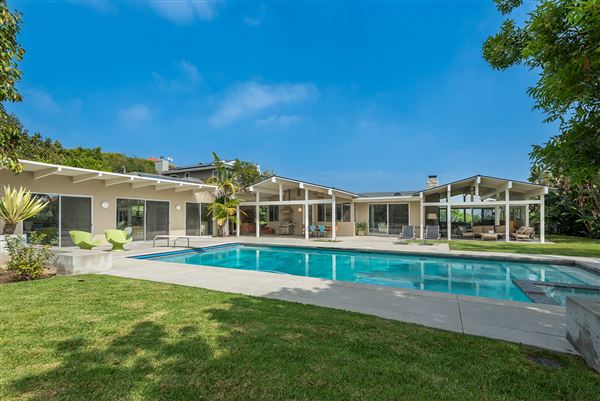 Club Drive Mid Century Home (4/1/2024 - Credits: submitted by: Leo Grifka)