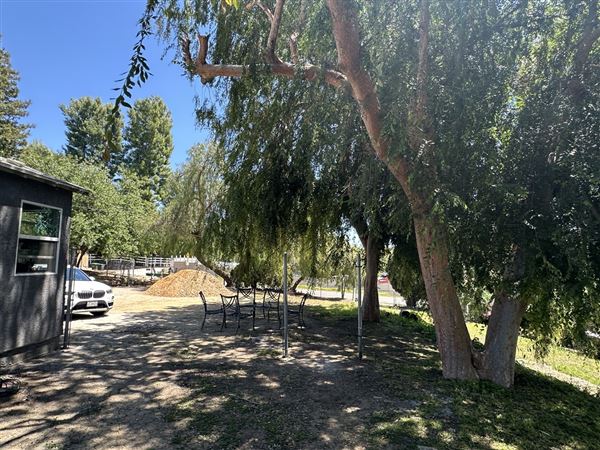 Modern Farmhouse on Expansive Agoura Hills Lot – Film-Ready & Versatile (4/29/2025 - Credits: Taken by Lauren Pfahler, property owner)