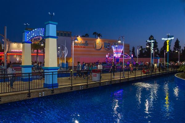 Knott's Berry Farm & Knott's California Marketplace - Boardwalk Pier (5/15/2025 - Credits: Six Flags Entertainment Corporation)