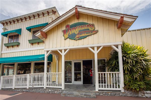 Knott's Berry Farm & Knott's California Marketplace - Virginia's Gift Shop at Knott's California Marketplace (5/20/2025 - Credits: Six Flags Entertainment Corporation)