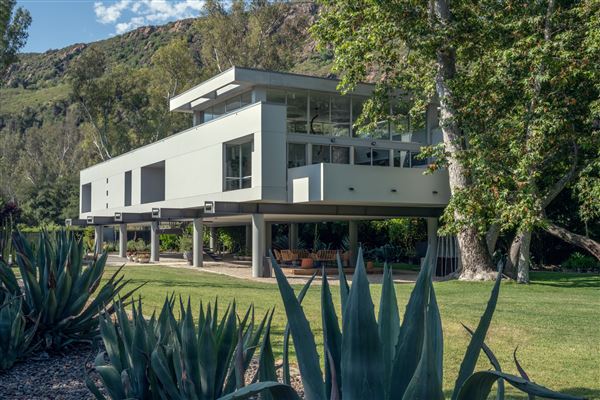 Mulholland Hwy House (4/1/2025 - Credits: Holistictherapeutic.com)