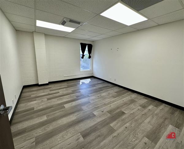Grimco Owensmouth - Office Warehouse Building - VACANT (9/8/2025 - Credits: submitted by: Joseph Grinbaum / updated 7.15.2021 lm)