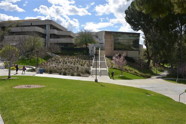 College of the Canyons - Quad (3/21/2019 - Credits: Leo Fialho)