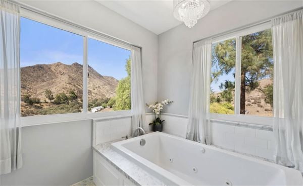 Home (10/1/2023 - Credits: Ladd Jackson - realtor)