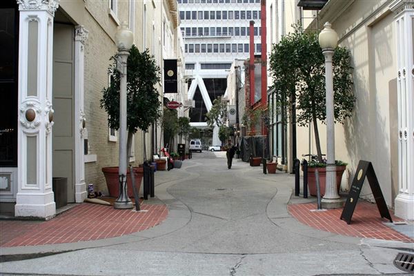 Hotaling St. (10/24/2025 - Credits: San Francisco City & County Film Commission)