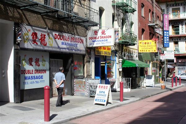 Chinatown San Francisco - Vinton Street Staircase (10/28/2025 - Credits: San Francisco City & County Film Commission)
