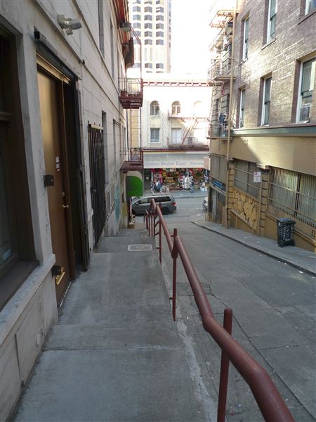 Chinatown San Francisco - Vinton Street Staircase (10/28/2025 - Credits: San Francisco City & County Film Commission)