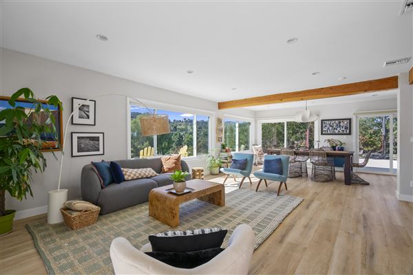 Sherman Oaks Oasis (10/20/2025 - Credits: submitted by: Andrea Bailey)